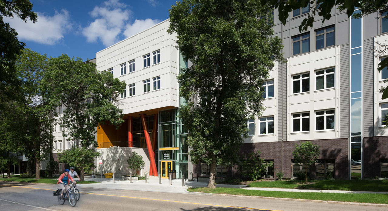 U of A East Campus Village – Nîpisîy House