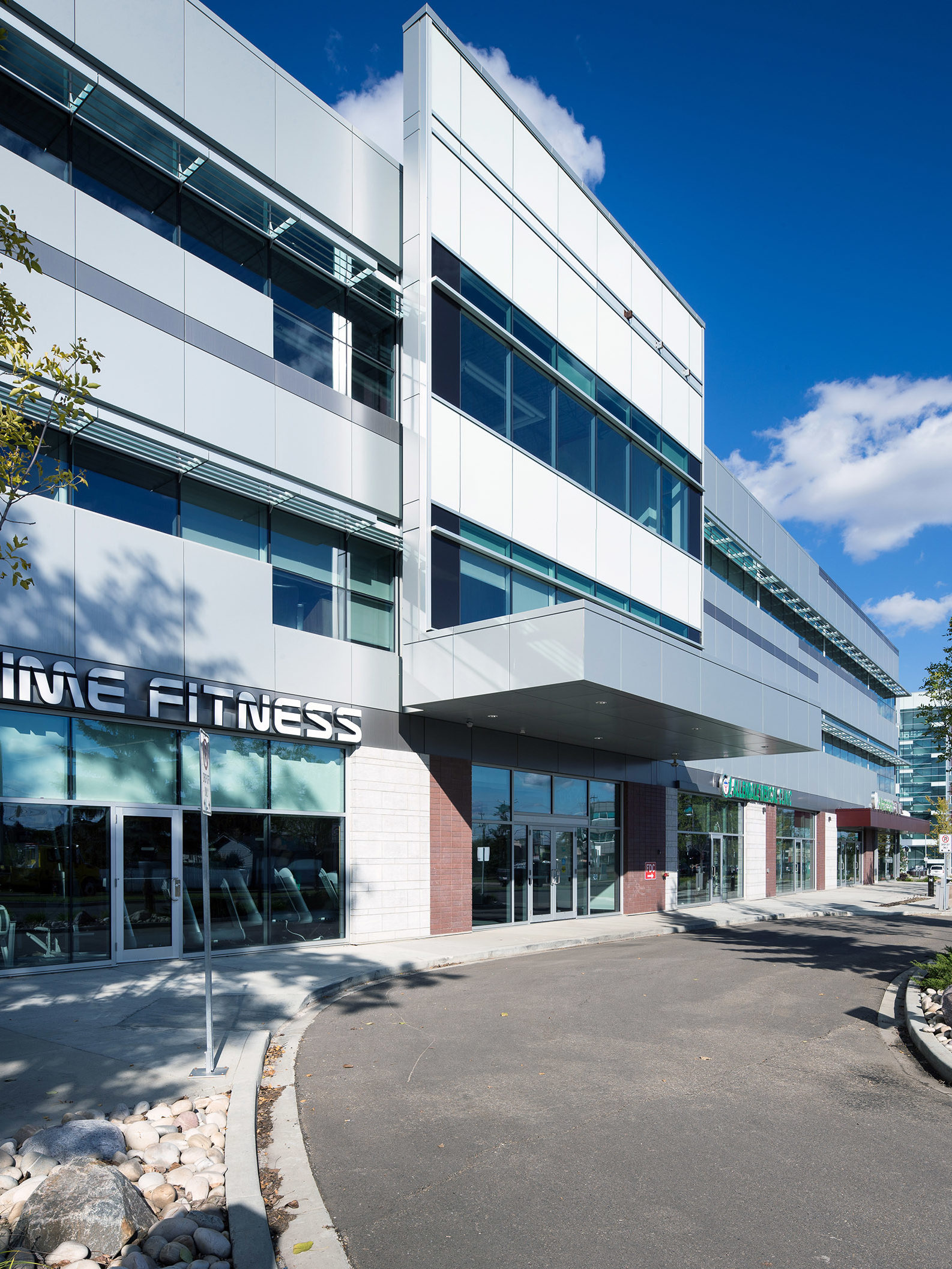 Allendale Plaza 03.jpg