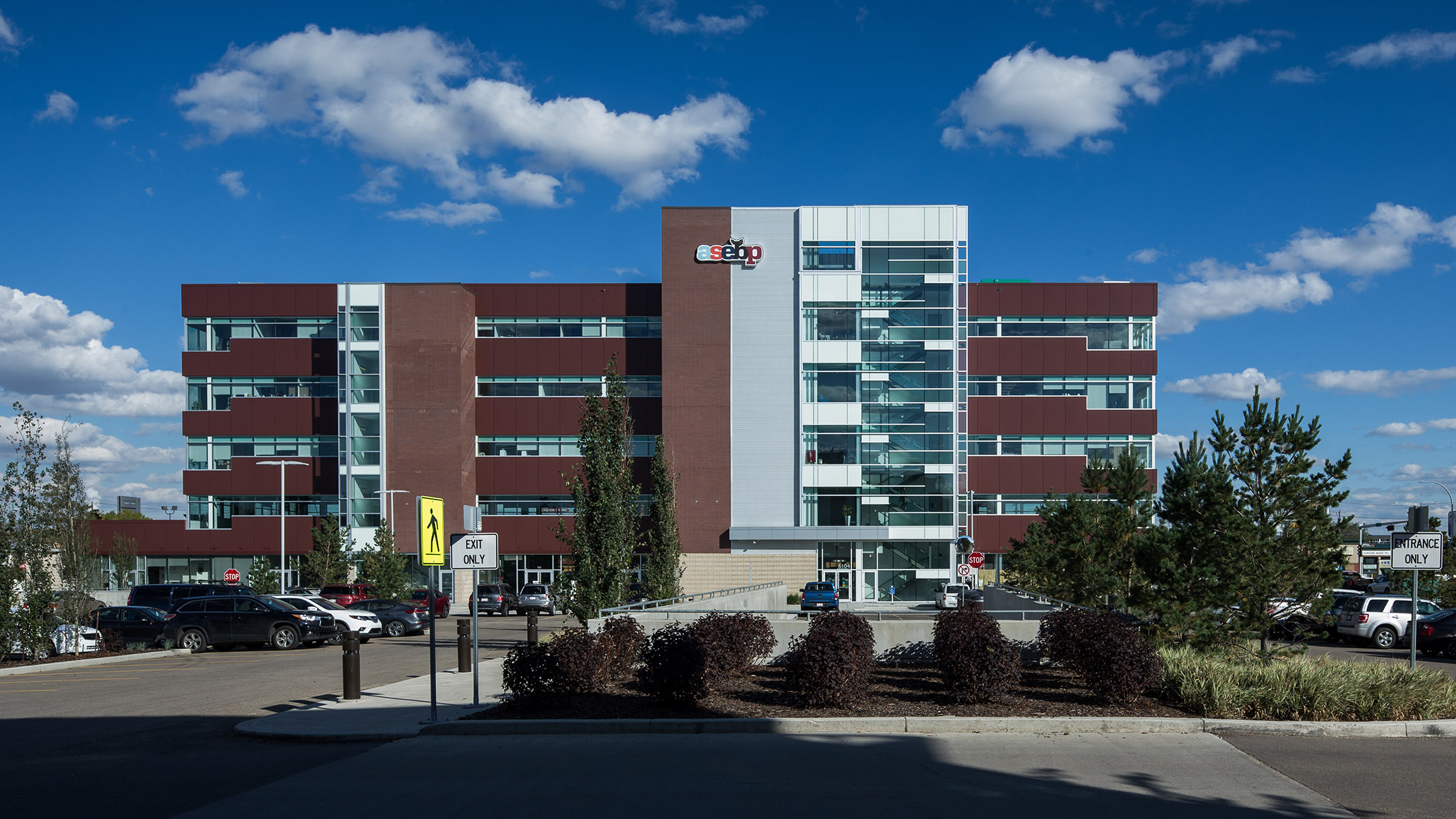 Allendale Plaza 05.jpg